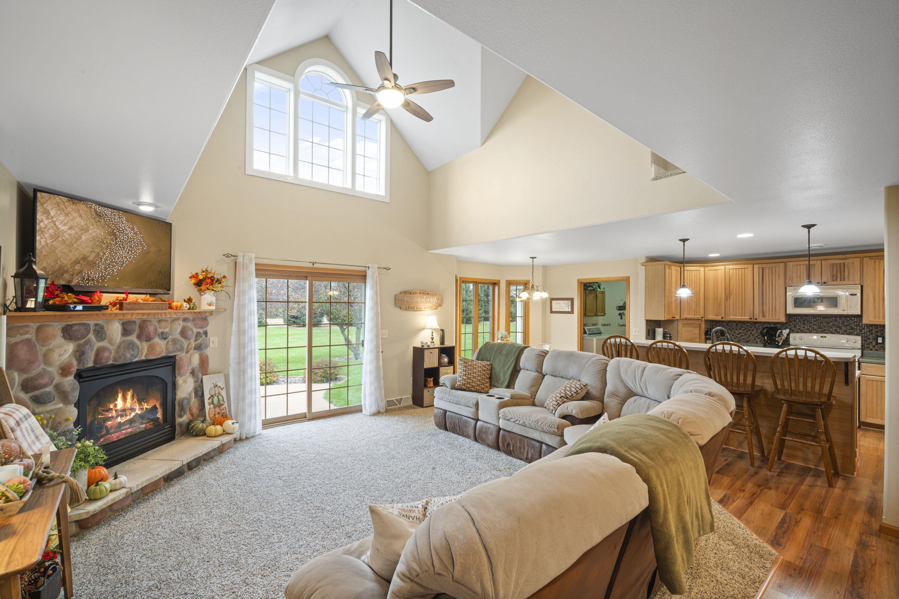 W2454 Timber Court Auburn, WI 53010 - Photo 4 of 31 Living Room