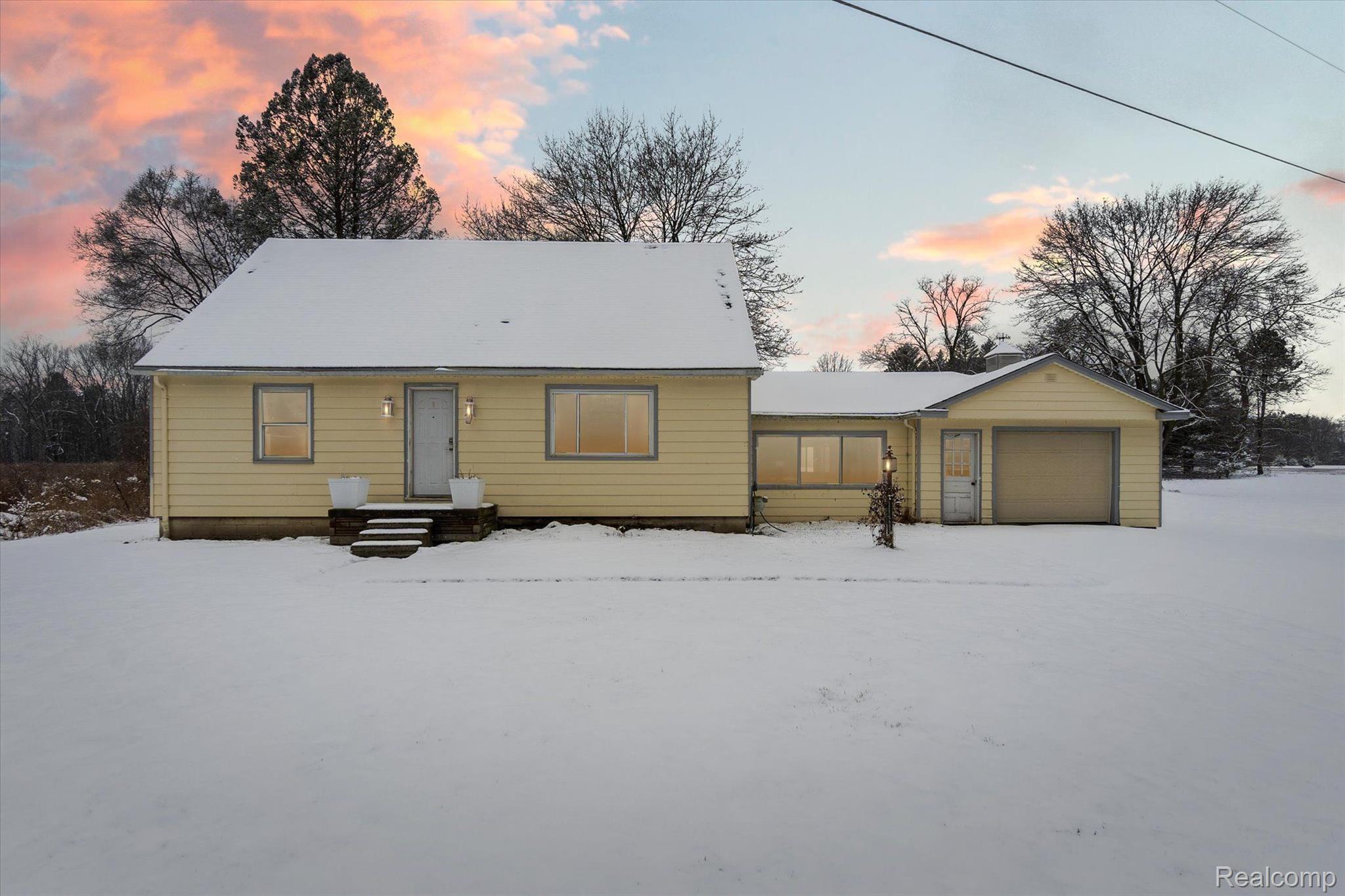 3457 Byron Road Howell, MI 48855 - Photo 2 of 35 Gallery Image 2