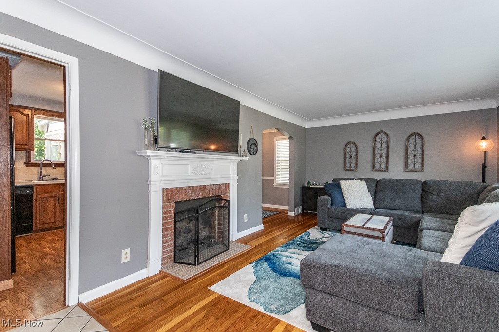 4896 Westbourne Road Cleveland, OH 44124 - Photo 9 of 39 Gallery Image 9