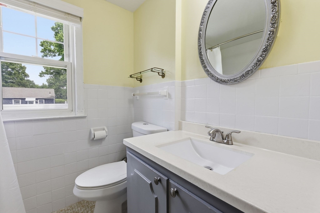 271 Wildermere Street Chicopee, MA 01020 - Photo 20 of 41