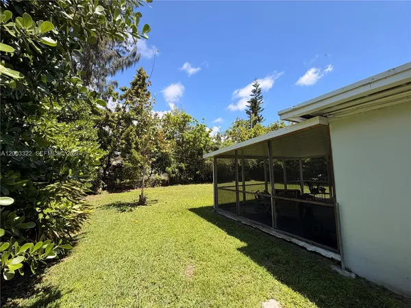 $825,000 | 5765 Southwest 48th Street, Miami, FL 33155