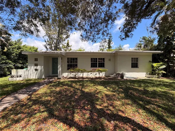 $825,000 | 5765 Southwest 48th Street, Miami, FL 33155