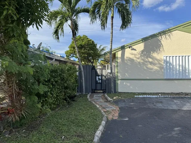 $2,750 | 7165 Southwest 11th Court, North Lauderdale, FL 33068