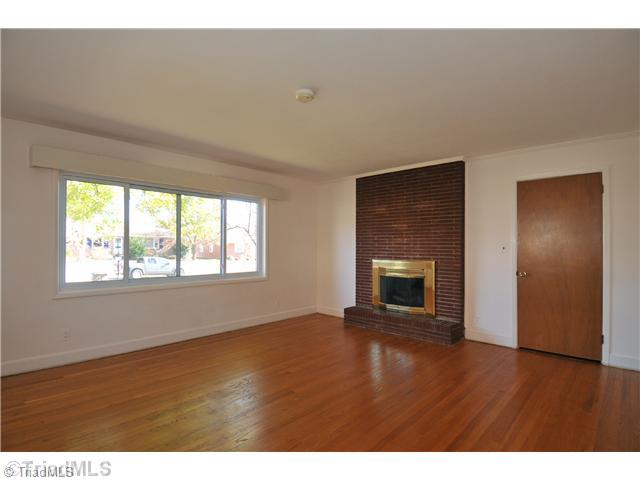 1412 Capri Road Southwest Winston-Salem, NC 27103 - Photo 2 of 12 Living Room.