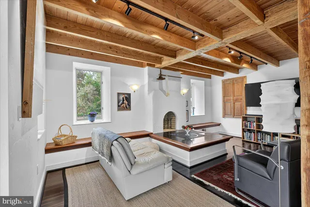 $1,195,000 | 464 Locust Lane, Littlestown, PA 17340