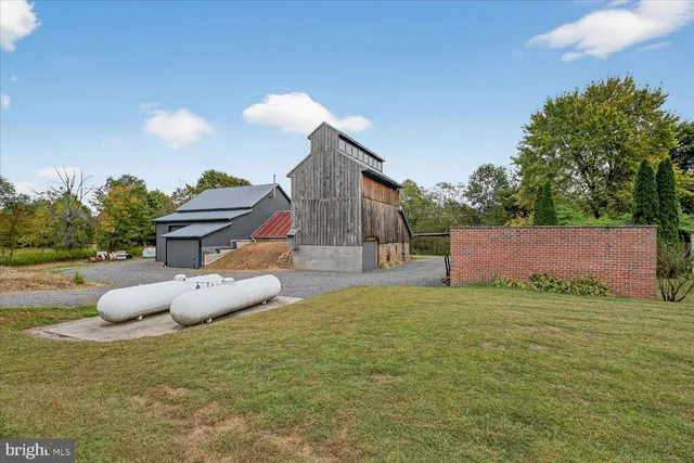 $1,195,000 | 464 Locust Lane, Littlestown, PA 17340