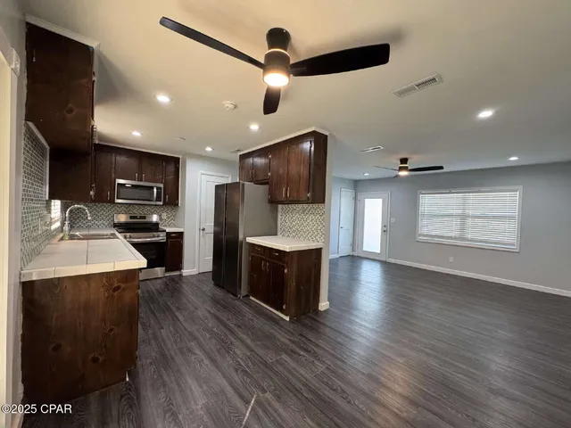 $2,100 | 1220 Tennessee Avenue, Lynn Haven, FL 32444