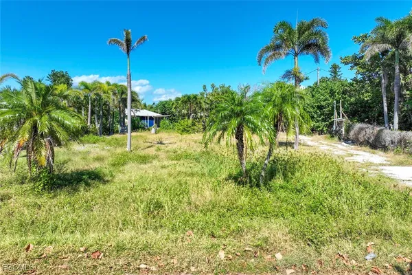 $549,000 | 524 Lagoon Drive, Sanibel, FL 33957