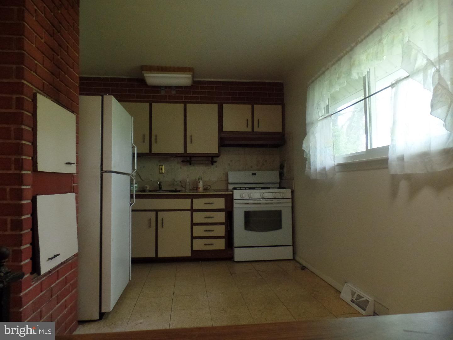 29 Edgehill Road Gibbsboro, NJ 08026 - Photo 5 of 19