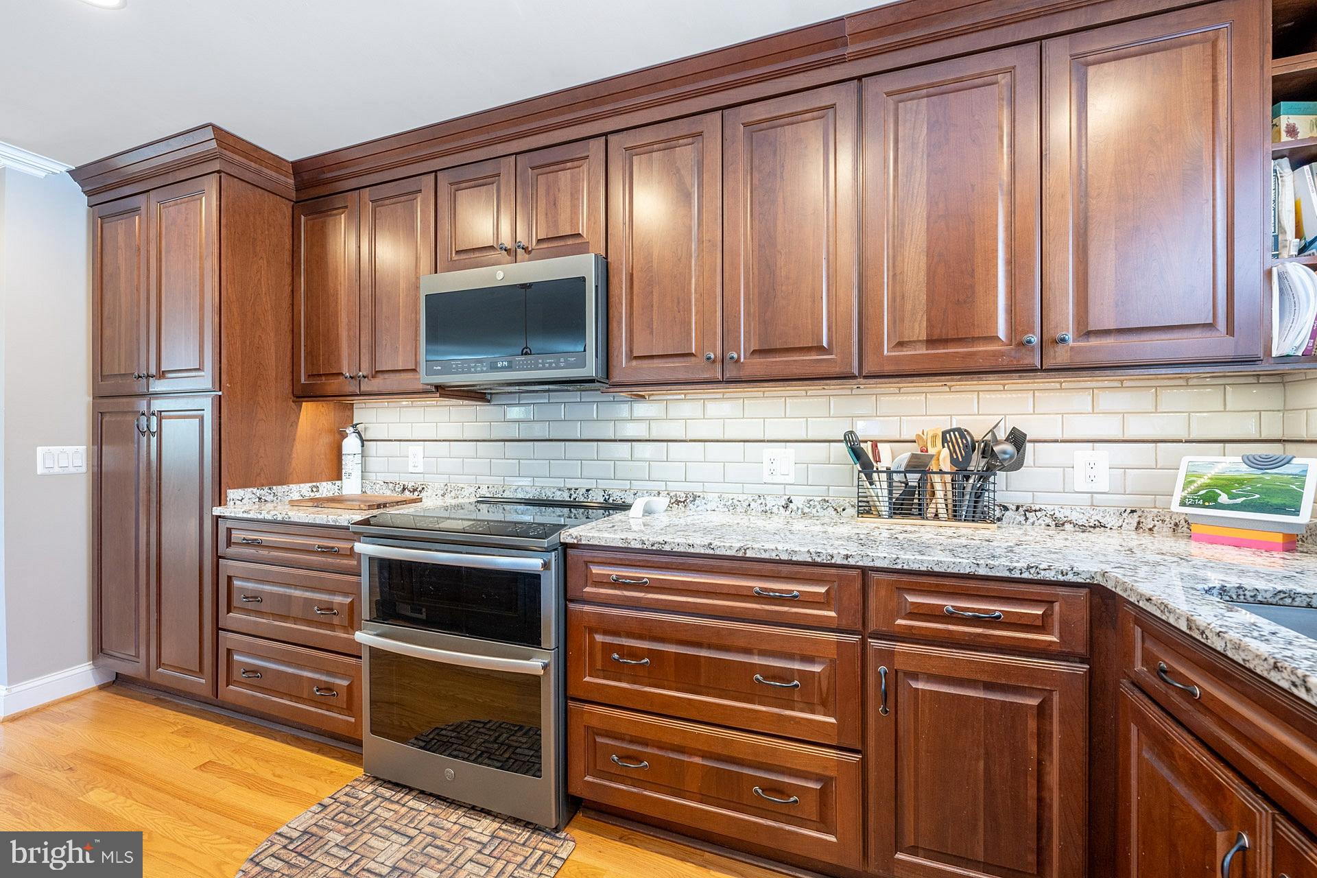 6112 Harmon Place Springfield, VA 22152 - Photo 10 of 33