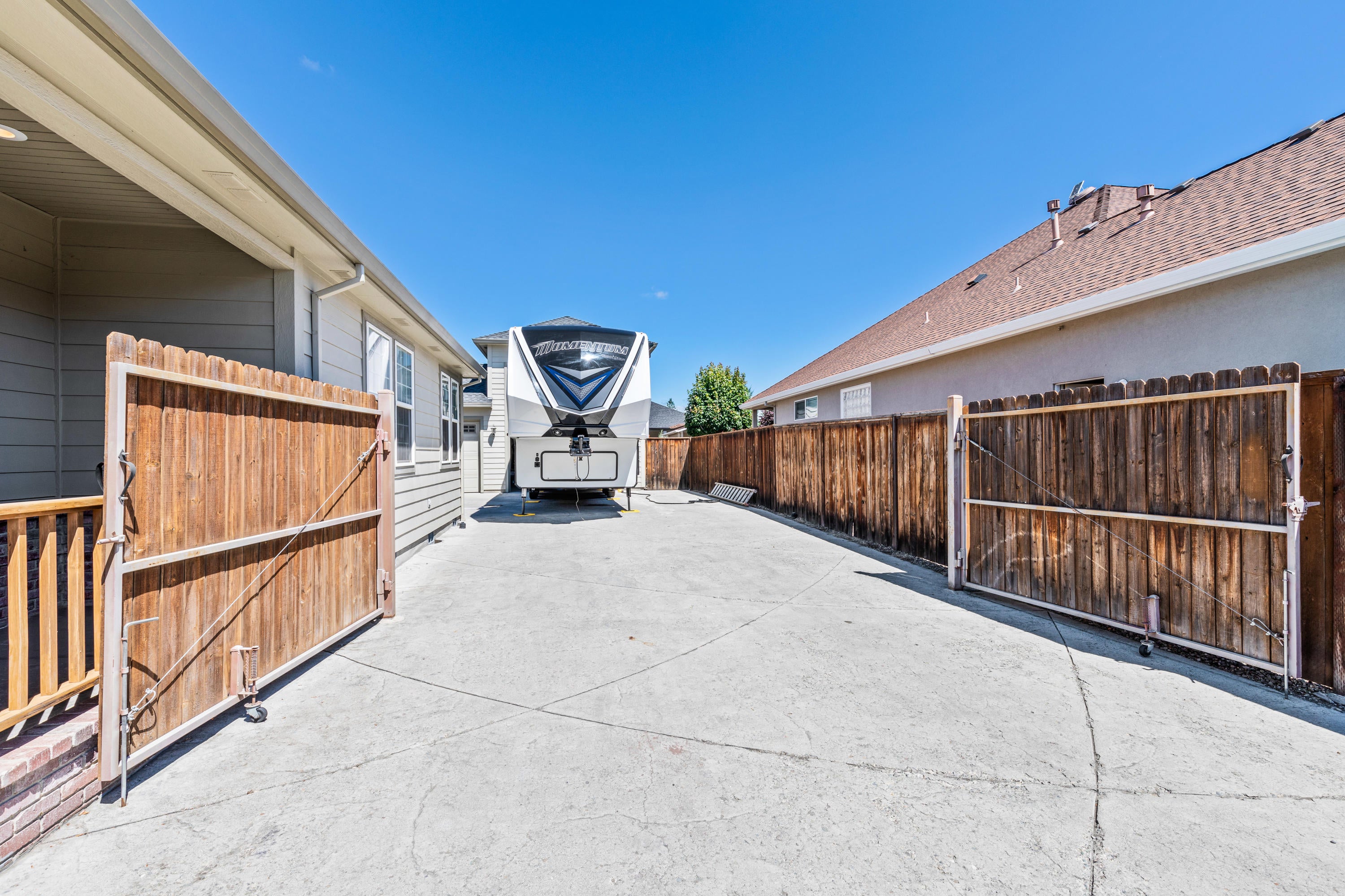 935 Pumpkin Ridge Eagle Point, OR 97524 - Photo 40 of 47 9R9A6834
