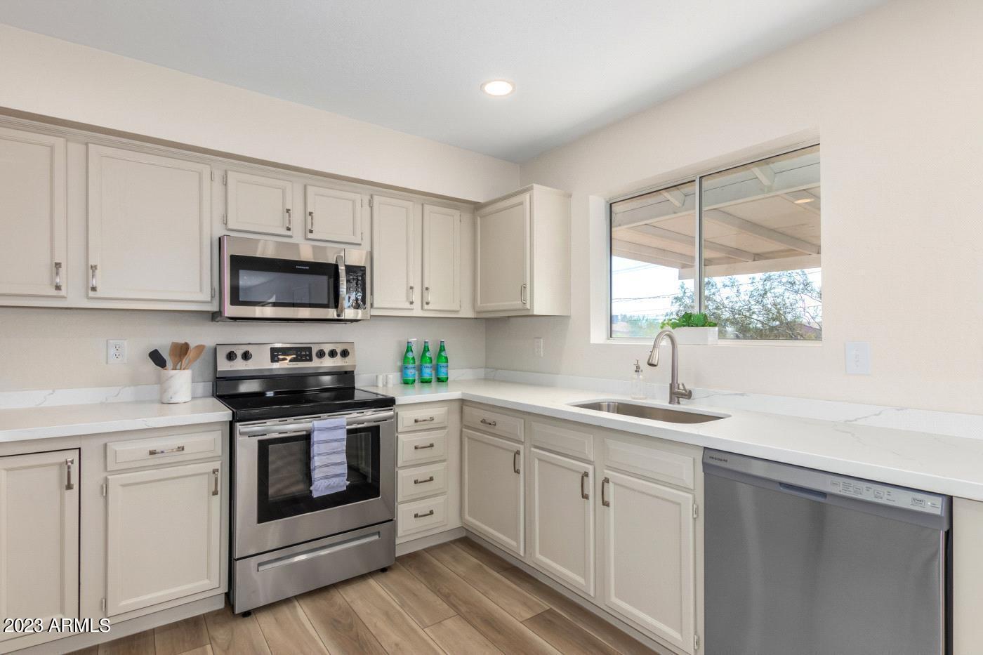 240 South Meridian Road Apache Junction, AZ 85120 - Photo 1 of 19 Kitchen