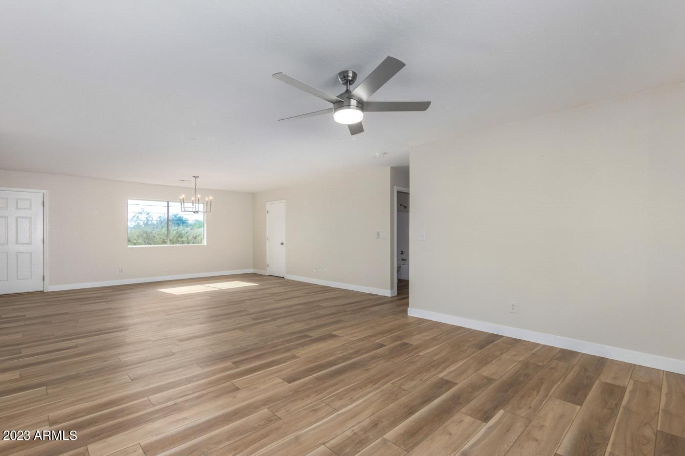 240 South Meridian Road Apache Junction, AZ 85120 - Photo 6 of 19 Family room