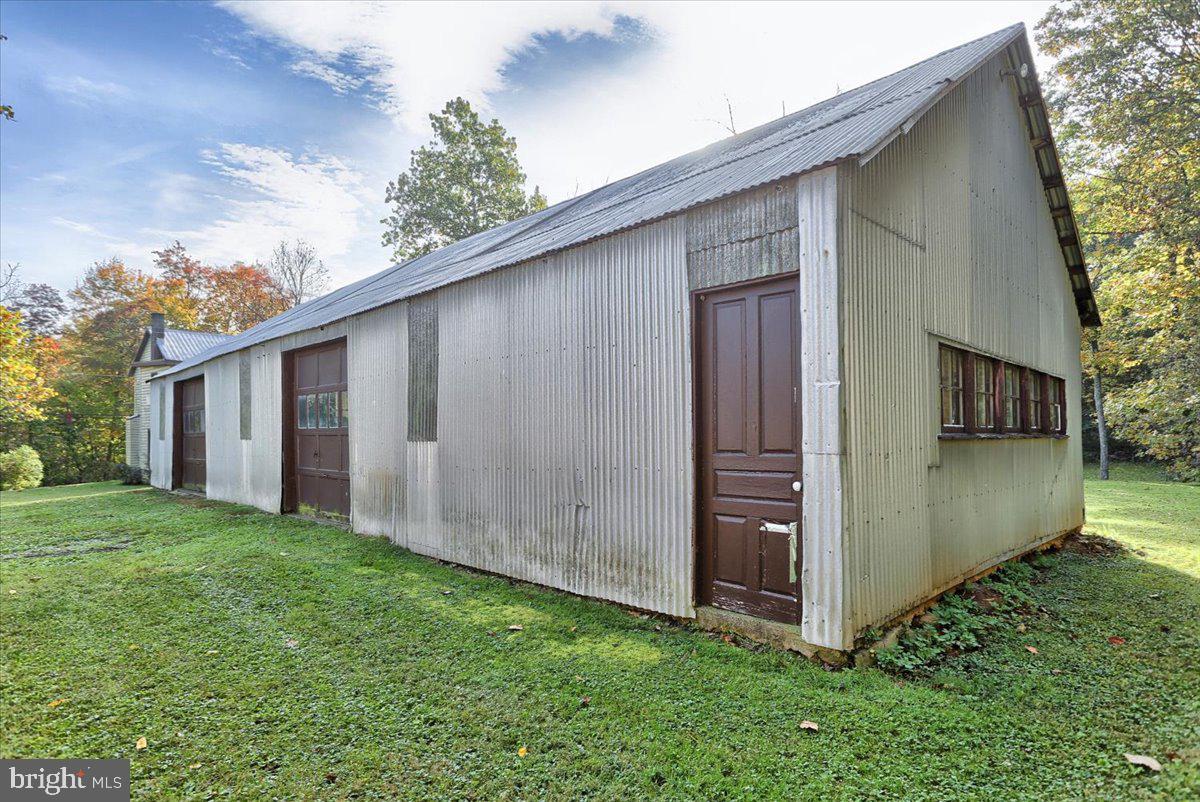 4 Mountain Road Dillsburg, PA 17019 - Photo 16 of 19 Gallery Image 16