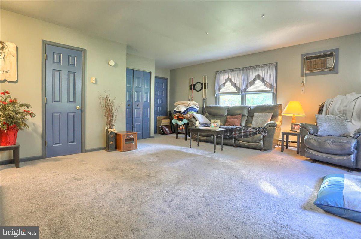 4 Mountain Road Dillsburg, PA 17019 - Photo 5 of 19 Gallery Image 5