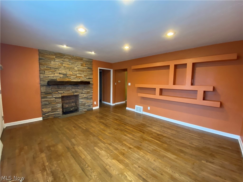 1589 Overbrook Road Lyndhurst, OH 44124 - Photo 3 of 32