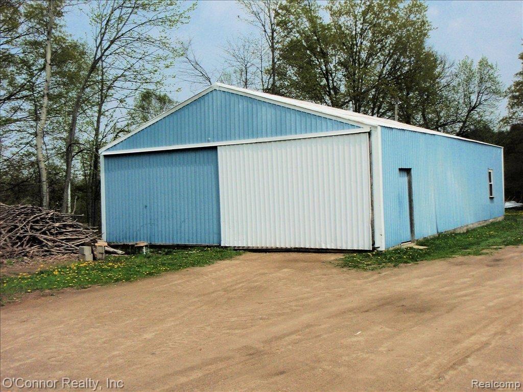 8086 Imlay City Road Avoca, MI 48006 - Photo 5 of 7 8086 Imlay City - outbuilding #1