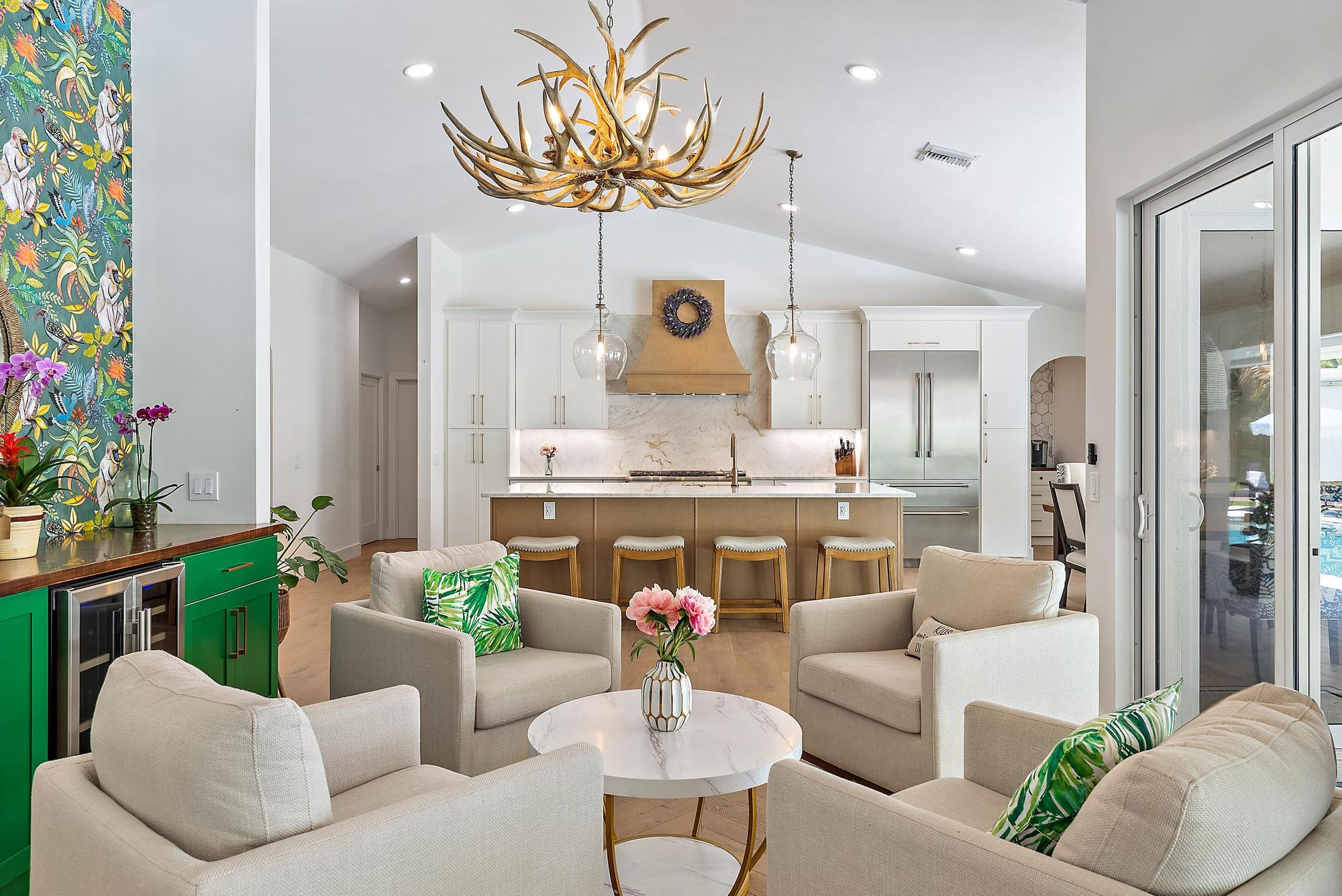 6799 Imperial Woods Road Jupiter, FL 33458 - Photo 15 of 51 Seating Area