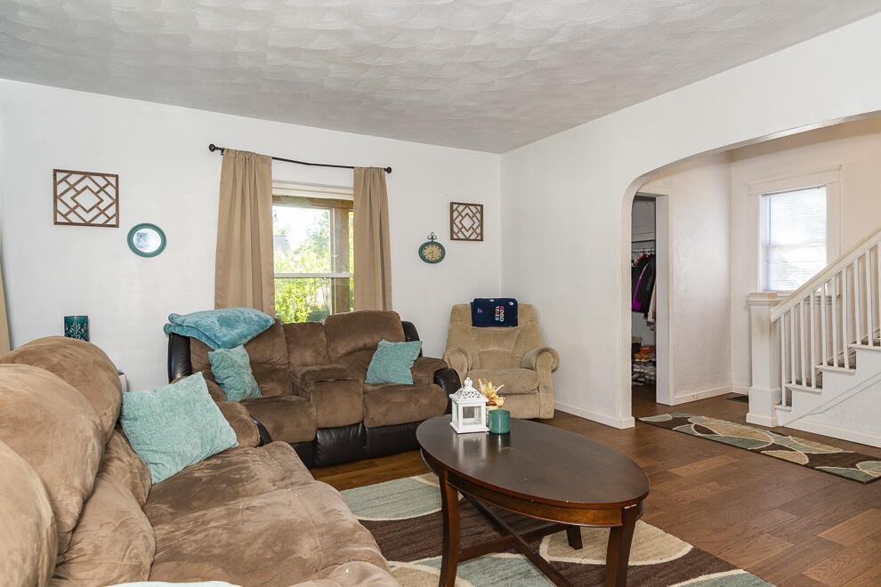 419 22nd Street North Springfield, MI 49037 - Photo 6 of 43 RN5_1928