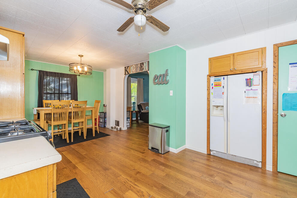 419 22nd Street North Springfield, MI 49037 - Photo 8 of 43 RN5_1935