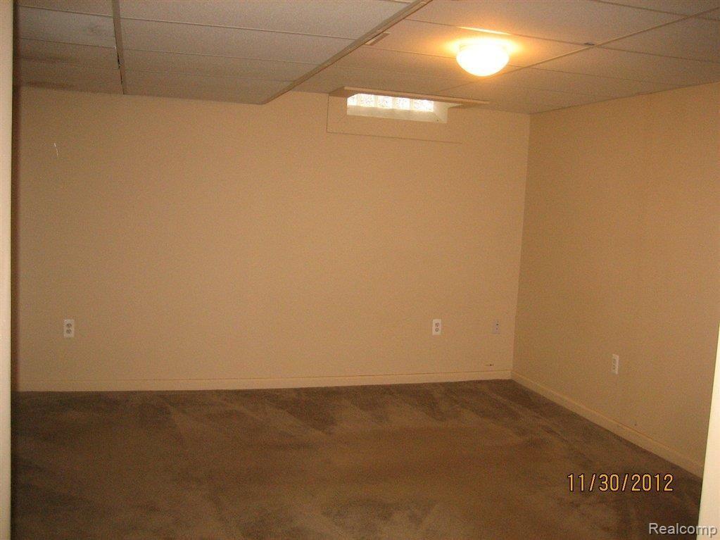 50349 Riverside Drive Macomb, MI 48044 - Photo 13 of 20 2012-11-30 15.05.12.jpg