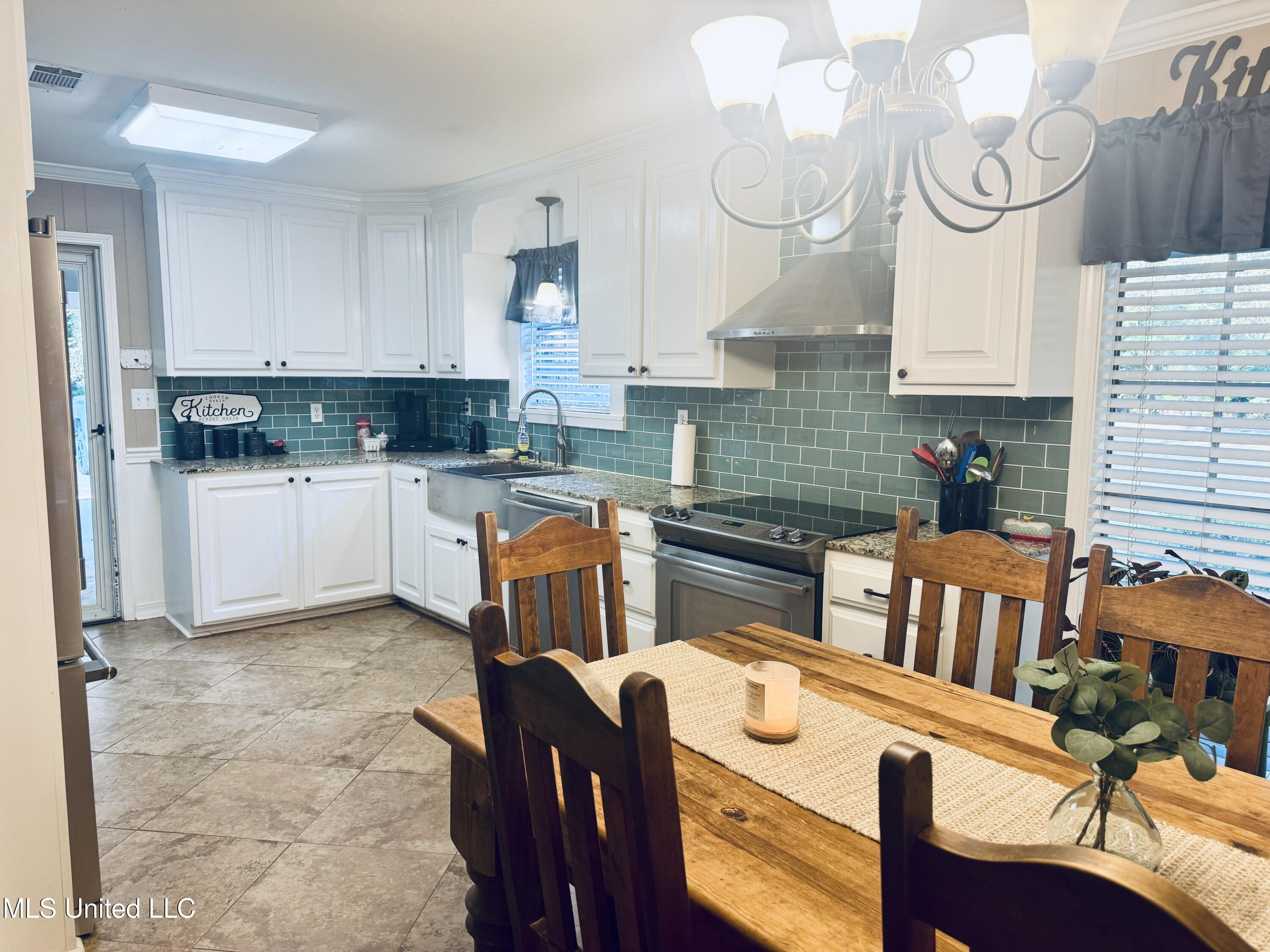 2 Pin Oak Drive Natchez, MS 39120 - Photo 12 of 39 IMG_0182