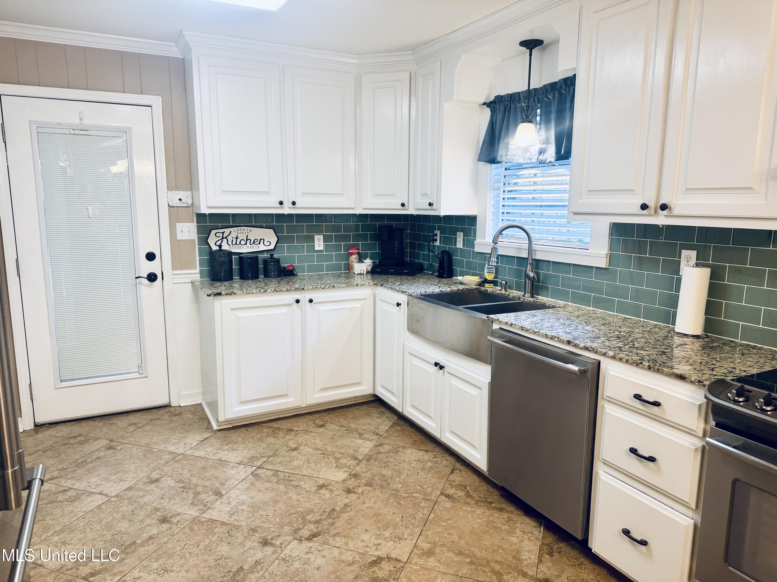 2 Pin Oak Drive Natchez, MS 39120 - Photo 14 of 39 IMG_0186