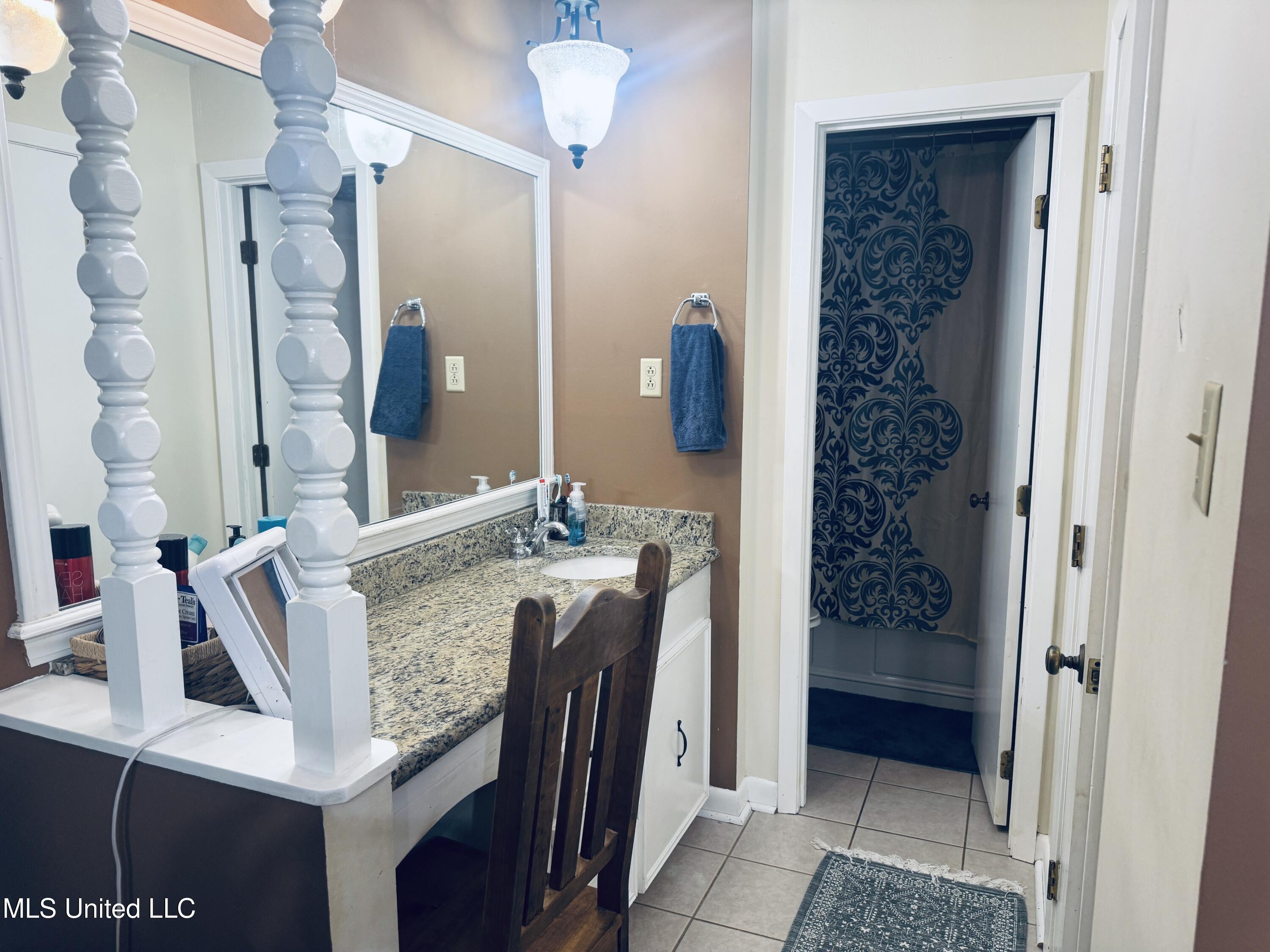 2 Pin Oak Drive Natchez, MS 39120 - Photo 19 of 39 IMG_0196