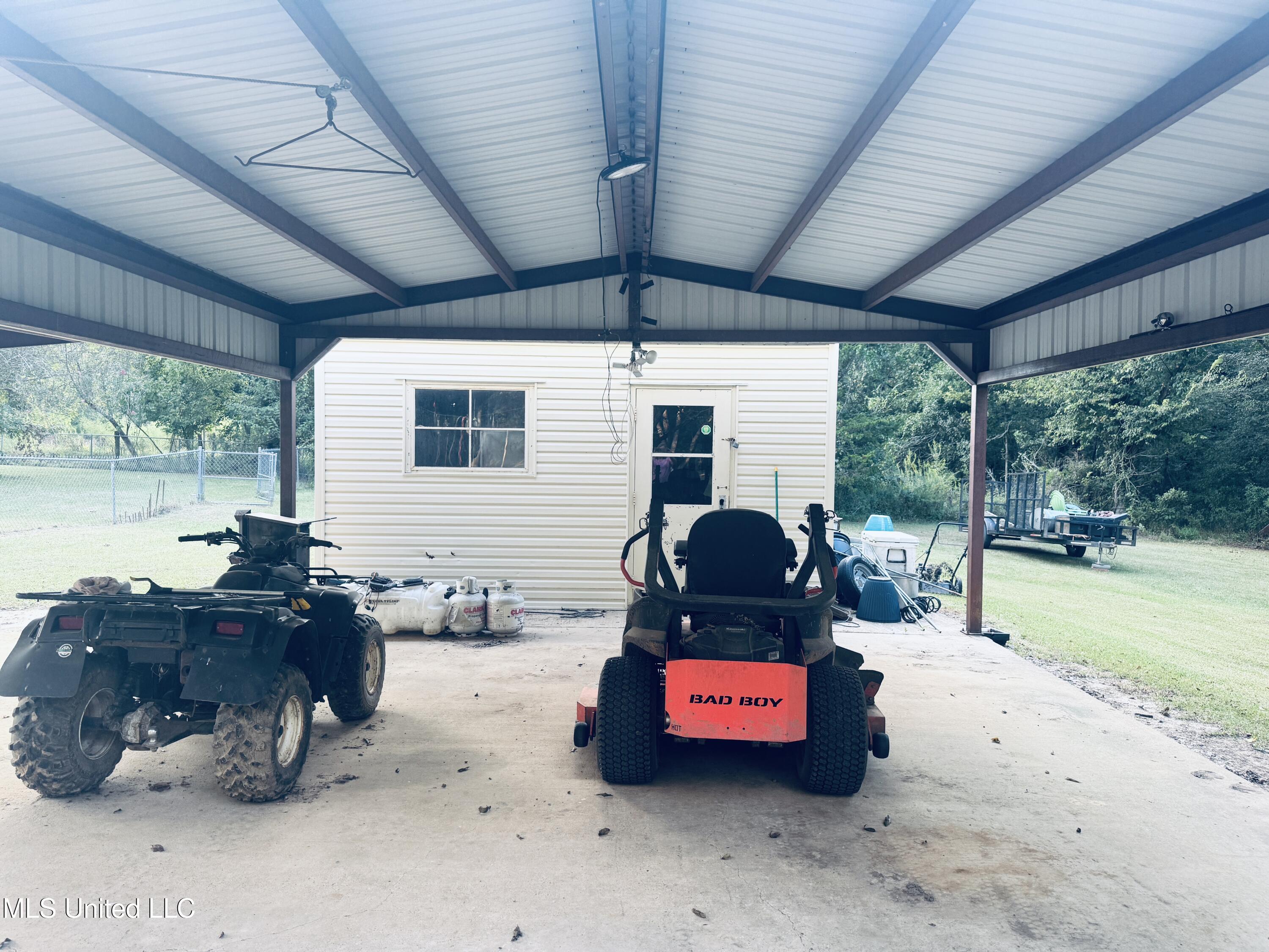 2 Pin Oak Drive Natchez, MS 39120 - Photo 32 of 39 IMG_0209