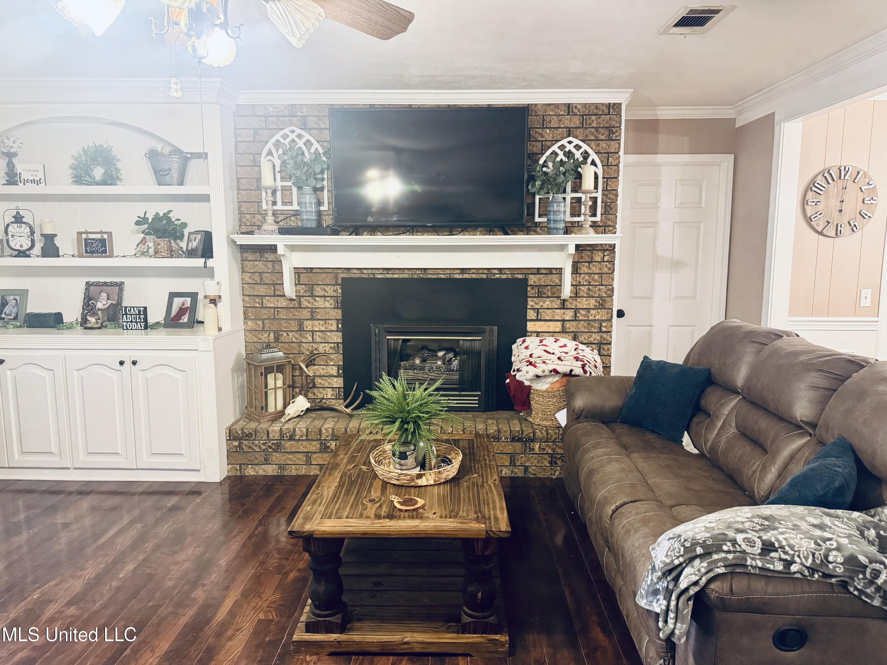 2 Pin Oak Drive Natchez, MS 39120 - Photo 7 of 39 IMG_0176