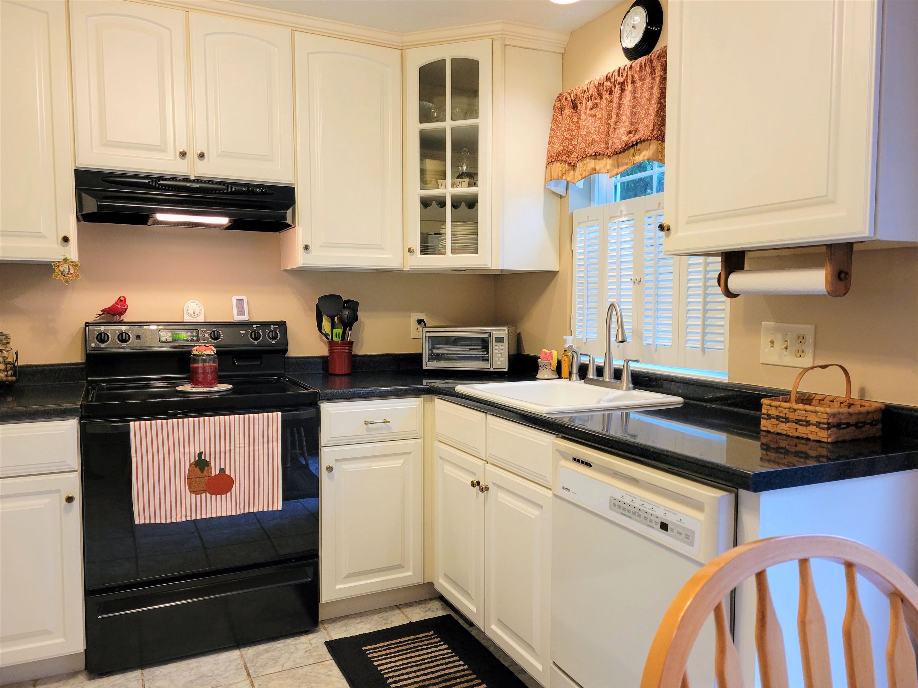 43 Northeast Village Road Concord, NH 03301 - Photo 5 of 28