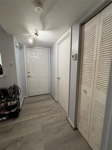 en empty room with closet