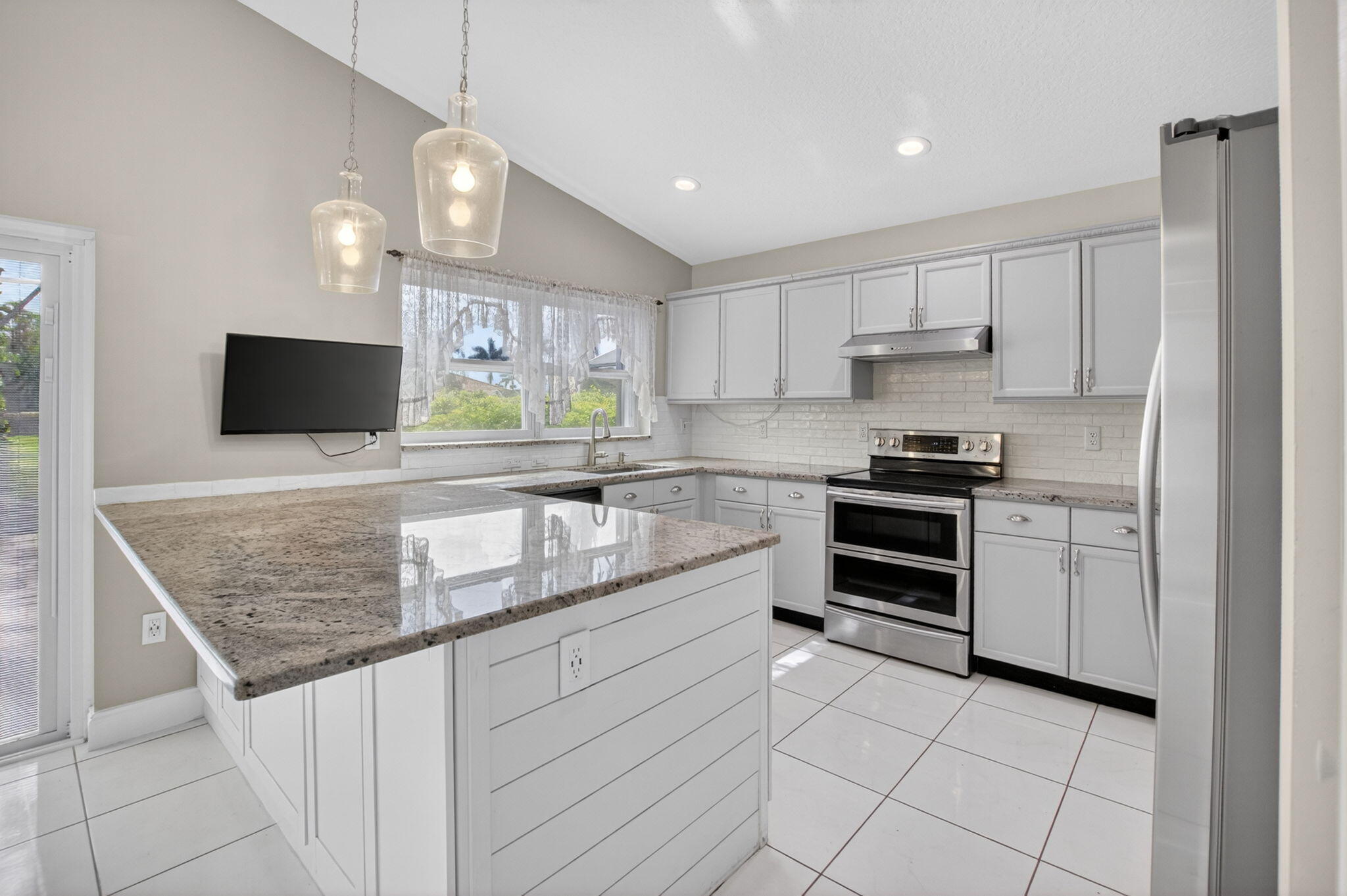 9336 Water Course Way Boynton Beach, FL 33437 - Photo 15 of 46 17-web-or-mls-DSC_9541