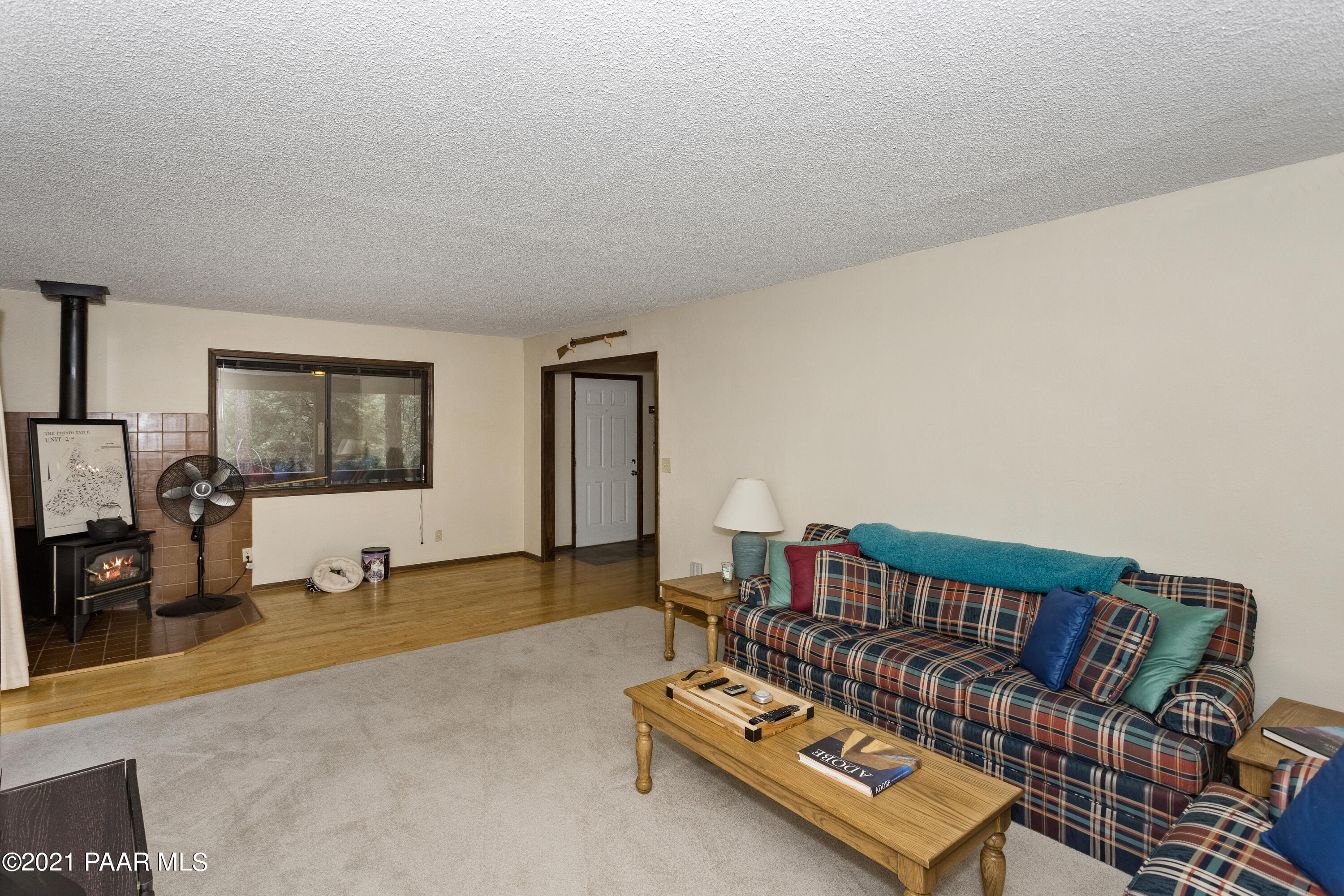 2730 Tunnel Road Prescott, AZ 86303 - Photo 8 of 28 008_Living Room