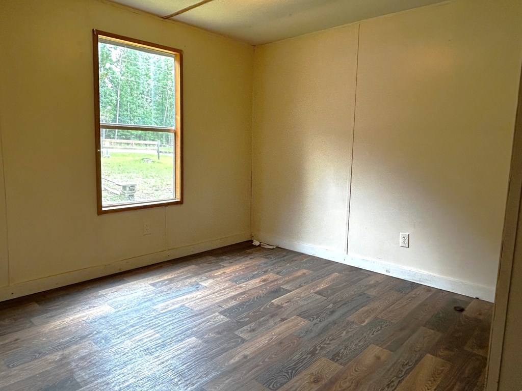 1770 Ekom Beach Road Laurens, SC 29360 - Photo 6 of 14 Bedroom-Home 1