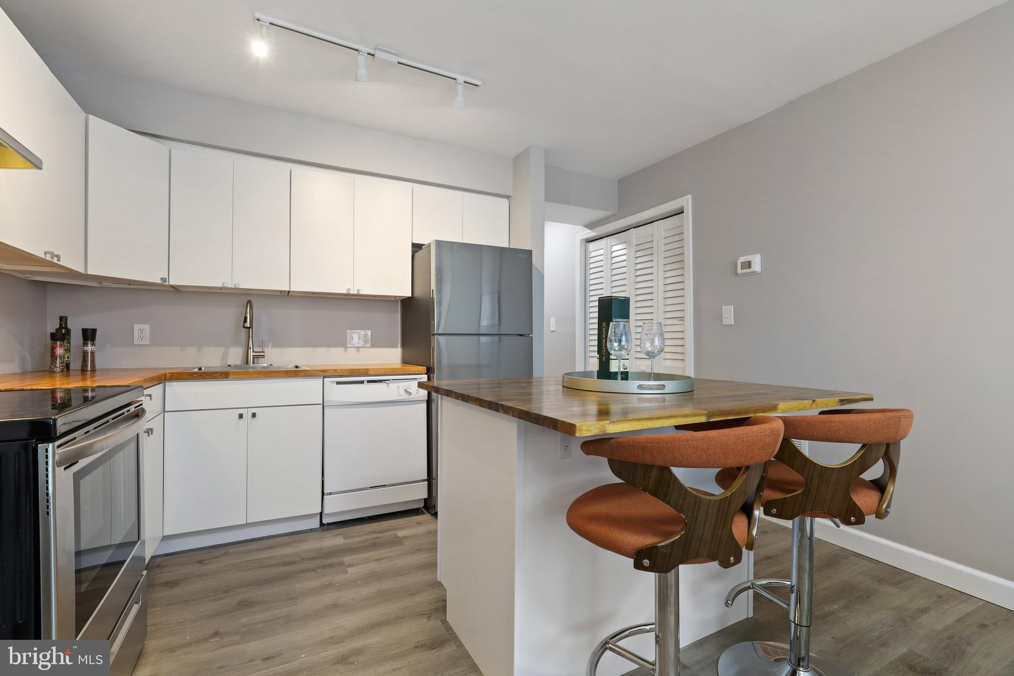 1208 16th Street Northeast, Unit 2 Washington, DC 20002 - Photo 5 of 23