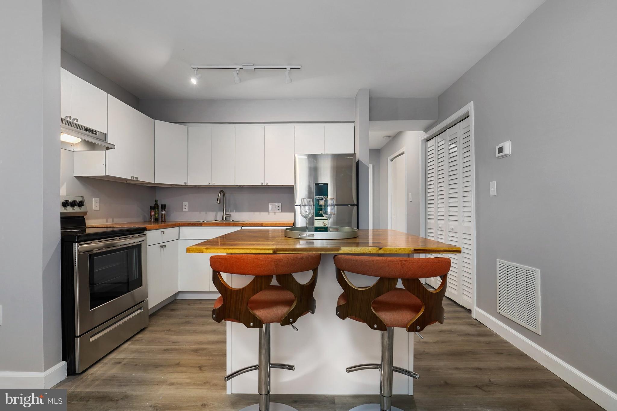 1208 16th Street Northeast, Unit 2 Washington, DC 20002 - Photo 6 of 23