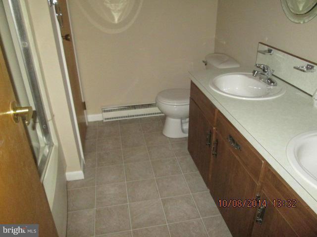 8502 Neck Road Williamsport, MD 21795 - Photo 12 of 18 Bath