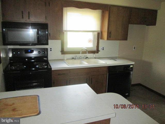 8502 Neck Road Williamsport, MD 21795 - Photo 6 of 18 Kitchen