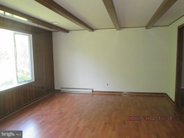 8502 Neck Road Williamsport, MD 21795 - Photo 9 of 18 Interior (General)