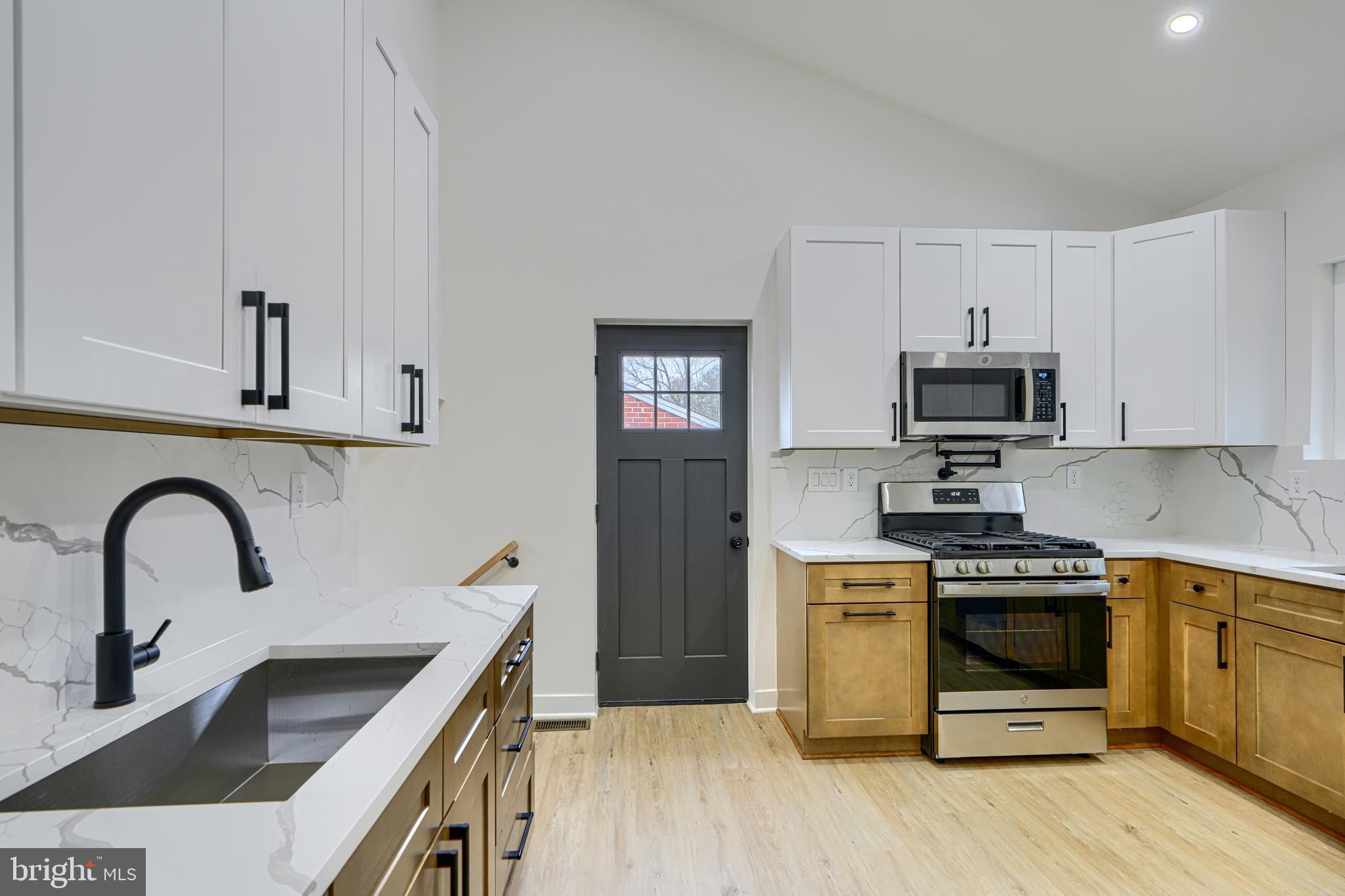 2802 Steele Road Baltimore, MD 21209 - Photo 5 of 50