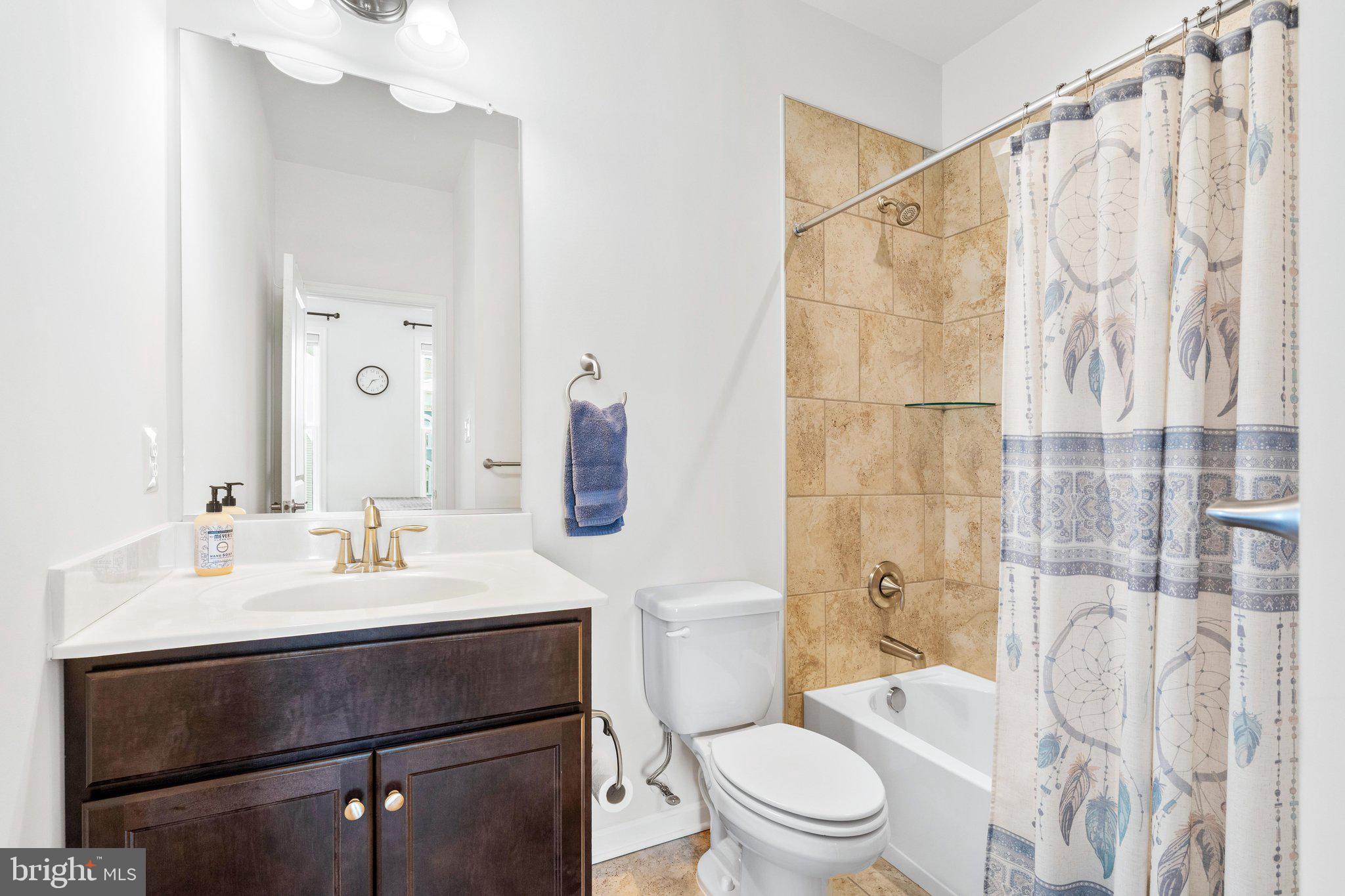 962 Holden Road Frederick, MD 21701 - Photo 28 of 53 Third floor full bathroom