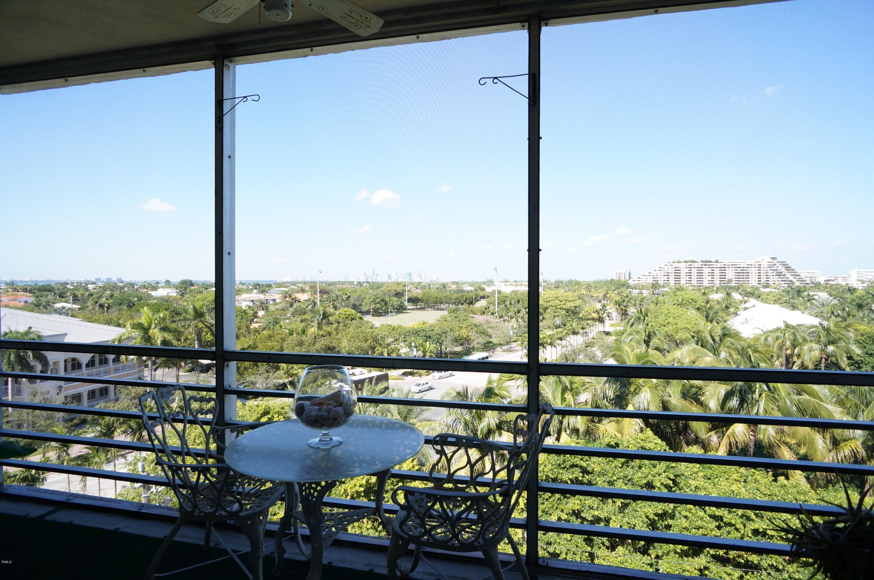 555 Crandon Boulevard, Unit 71 Key Biscayne, FL 33149 - Photo 3 of 16 balcony