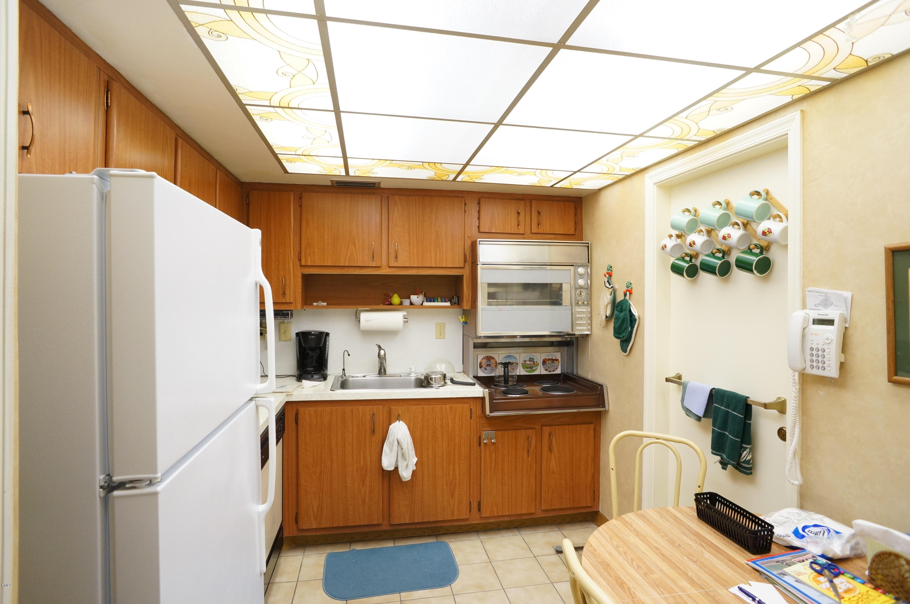 555 Crandon Boulevard, Unit 71 Key Biscayne, FL 33149 - Photo 6 of 16 DSC01073