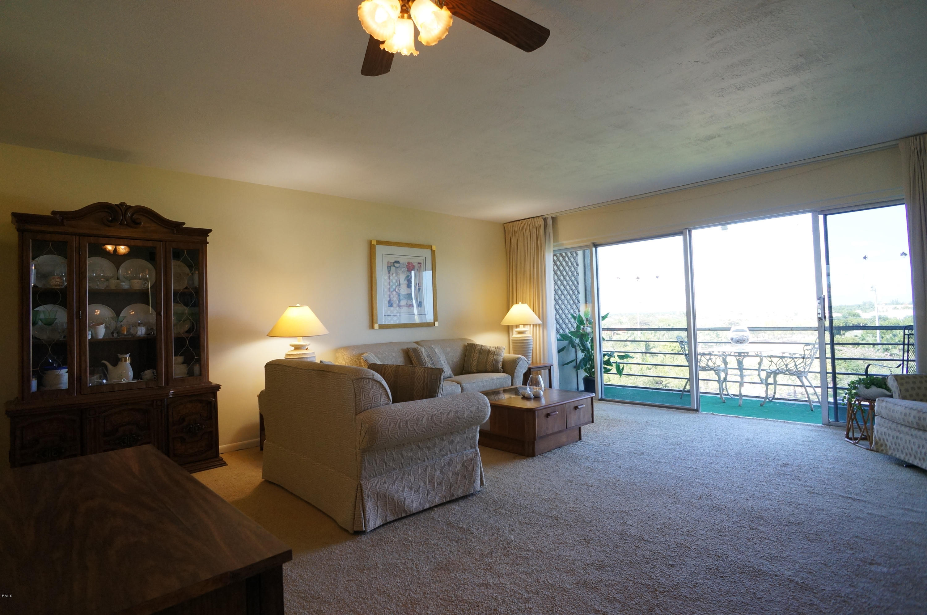 555 Crandon Boulevard, Unit 71 Key Biscayne, FL 33149 - Photo 8 of 16 DSC01143
