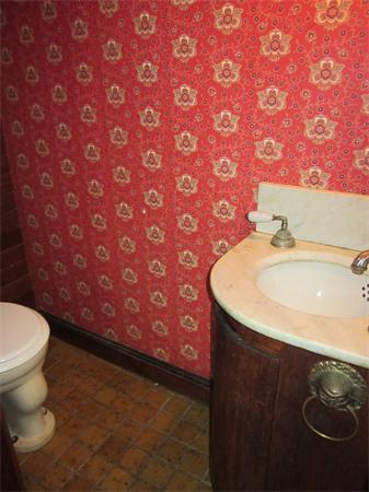 35 Warwick Road Newton, MA 02465 - Photo 10 of 13