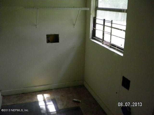 3233 Galilee Road Jacksonville, FL 32207 - Photo 10 of 10 10Laundry