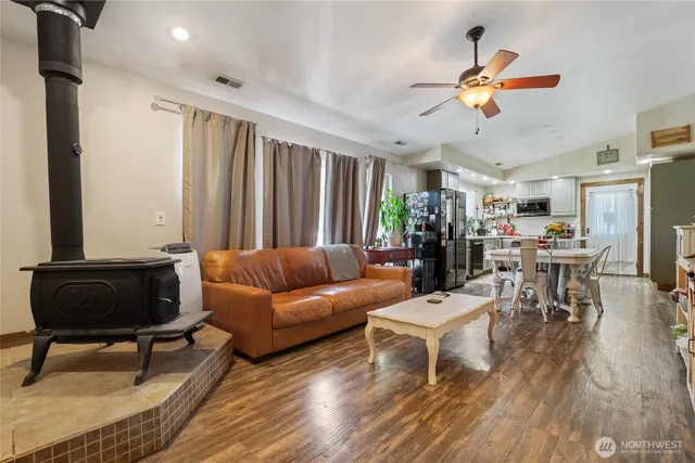 $585,000 | 31410 Orville Road East, Graham, WA 98338