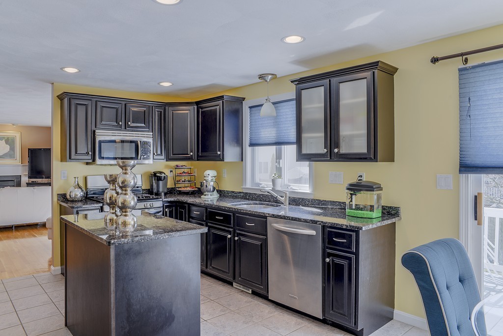 10 Litchfield Road Peabody, MA 01960 - Photo 7 of 29 Gallery Image 7