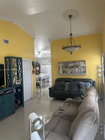 $550,000 | 2501 West 73rd Place, Hialeah, FL 33016